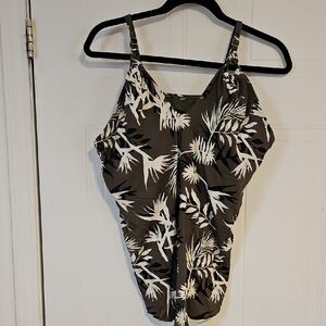 XXL Plus Size Womens Swimsuit Top Brand New La Vie Rose